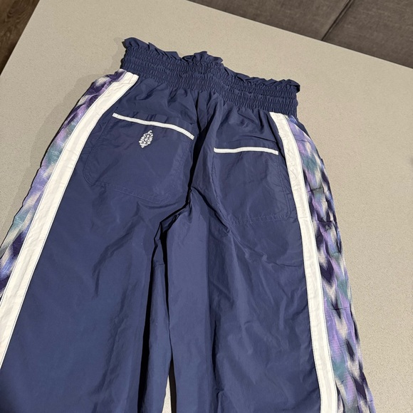NWOT Free People Movement Champ Is Here Printed Pants - Picture 8 of 9